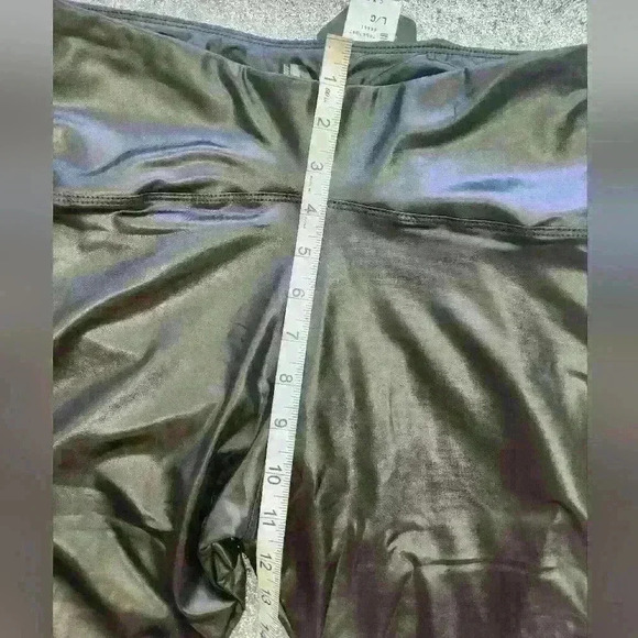 NEWLOOK SHINEY BLACK /GOLD LEGGINGS  SIZE LG - Picture 6 of 7